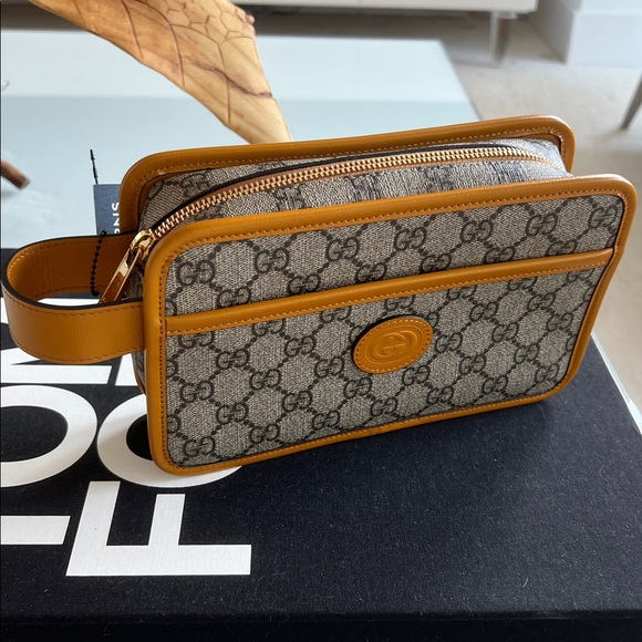NEW! $1100 Gucci GG Supreme Clutch Travel Pouch yellow trim - Picture 1 of 17